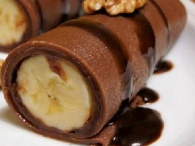 Recette Facile | Cigare de Crêpes au Chocolat, fourrées de Bananes Caramélisées