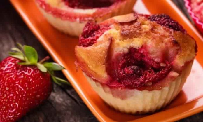Recette Facile | Voici comment préparer ces délicieux muffins fraises et bananes sans sucre pour manger sans culpabiliser