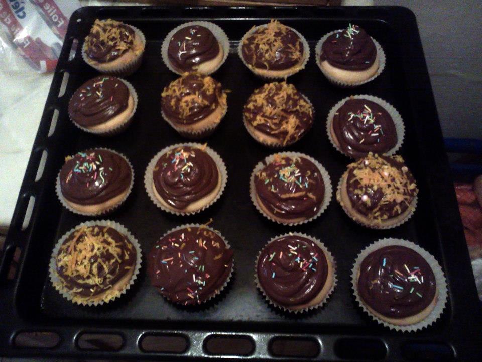 Recette Facile | un vrai délice ♥ ♥ ♥ : Cupcakes avec mousse à café - 24 pièces
