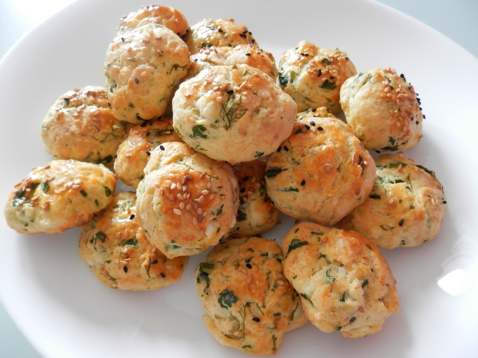 Recette Facile | Biscuits salés au fromage et aux herbes fraîches