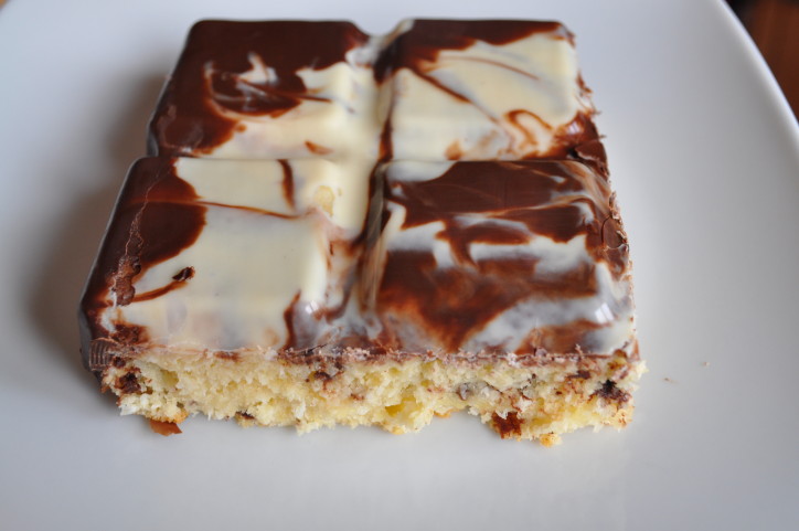 Recette Facile | Moelleux à la noix de coco en coque marbrée, pépites de chocolat